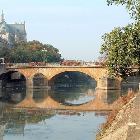 ホテル Ferme Sainte Marie Rémilly エクステリア 写真
